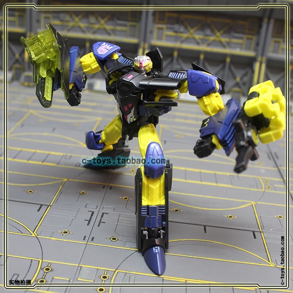 Transformers Subscription Service 2.0 Carzap And Krok Production Colors Images  (1 of 4)